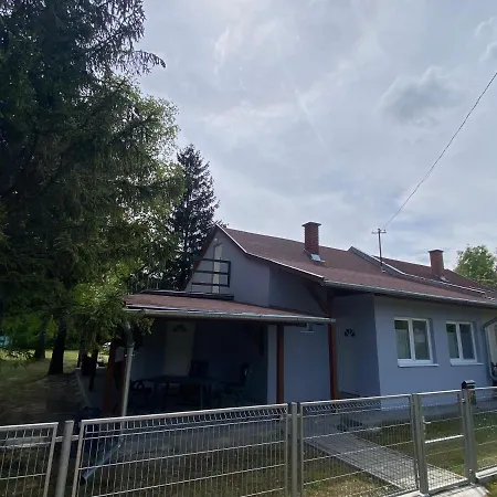 Holiday home Eszter Balatonmariafurdo